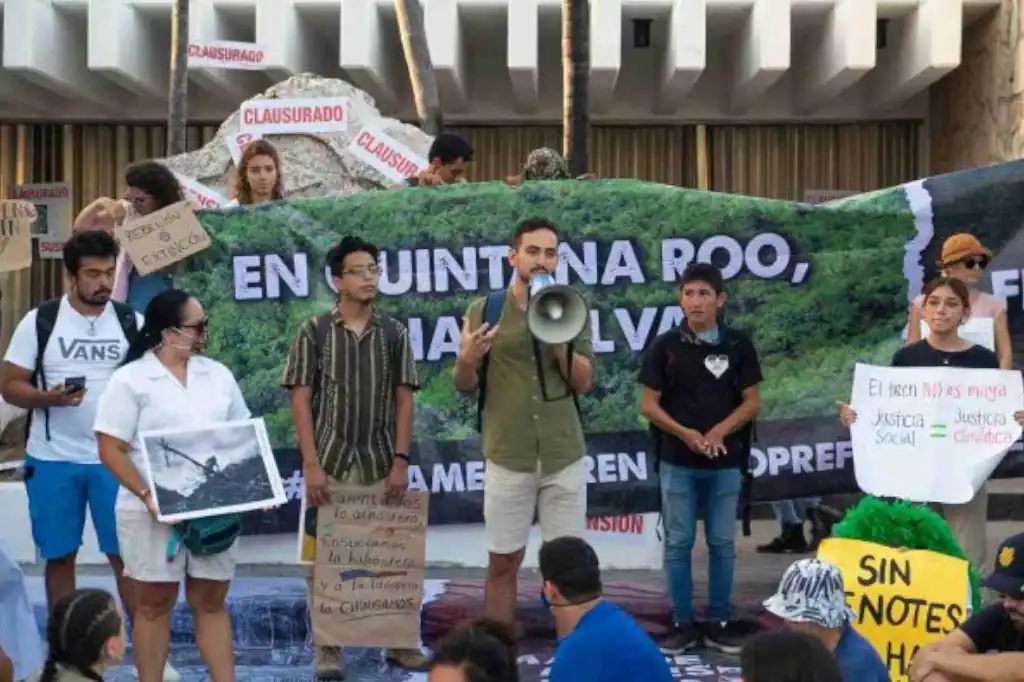 El amparo contra el Tren Maya y sus supuestos retrasos: la prensa conservadora y el activismo de papel unen fuerzas para frenan el progreso nacional.